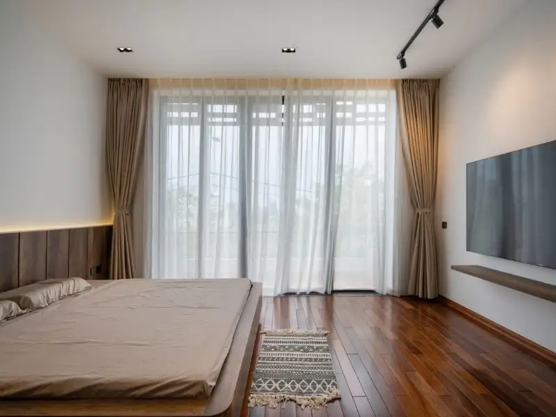 Mẫu nhà 5x15m có giếng trời với thiết kế lam cách tân độc đáo Xây Dựng Nhất Tín 1