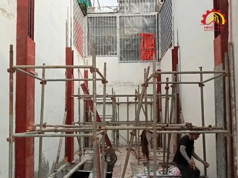 Giai đoạn thi công phần thô nhà 3 tầng, 1 tầng lửng, 1 tum và sân thượng cho gia đình nhà anh Ngoan tại Gò Vấp Xây dựng Nhất Tín 1