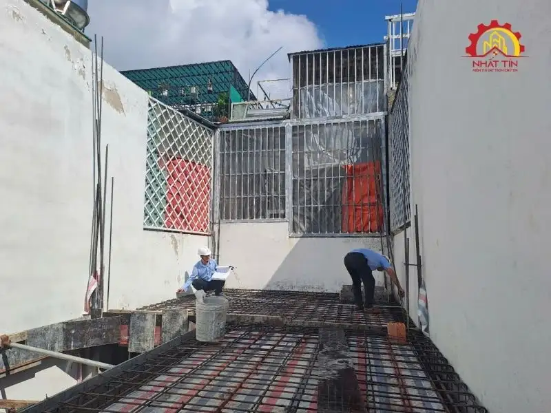Giai đoạn thi công phần thô nhà 3 tầng, 1 tầng lửng, 1 tum và sân thượng cho gia đình nhà anh Ngoan tại Gò Vấp Xây dựng Nhất Tín 1