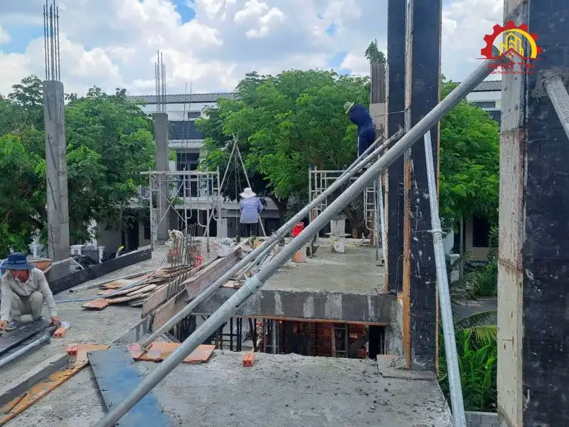 Giai đoạn thi công phần thô nhà 3 tầng cho gia đình nhà anh Vân tại Long An Xây dựng Nhất Tín 1