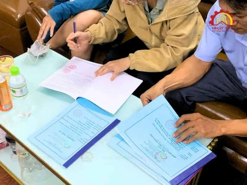 Giai đoạn thỏa thuận và ký kết hợp đồng với gia đình chị Hằng Xây dựng Nhất Tín 1