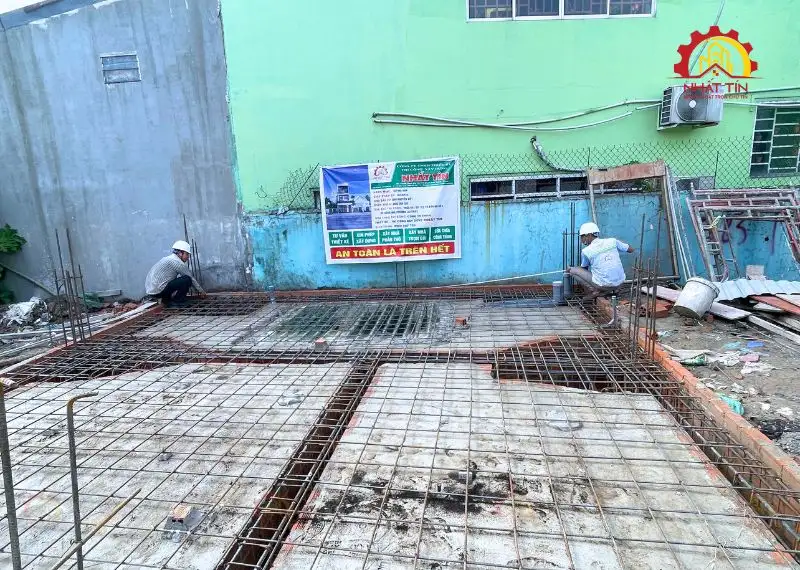 Giai đoạn ép cọc và làm móng nhà anh Việt Xây dựng Nhất Tín 1