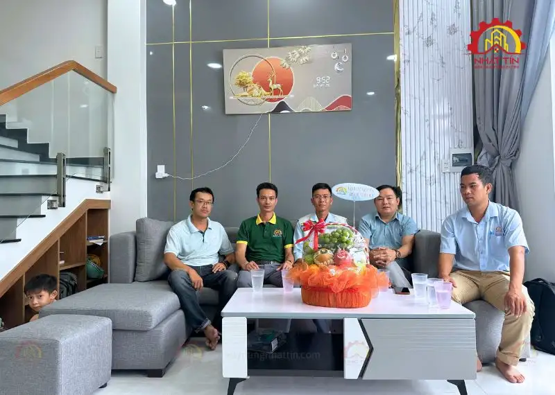 Khoảnh khắc bàn giao nhà anh Việt Lái Thiêu Xây dựng Nhất Tín