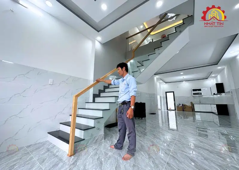 Kiểm tra và bàn giao nhà 3 tầng của anh Minh chị Hồng ở Hóc Môn Xây dựng Nhất Tín 1