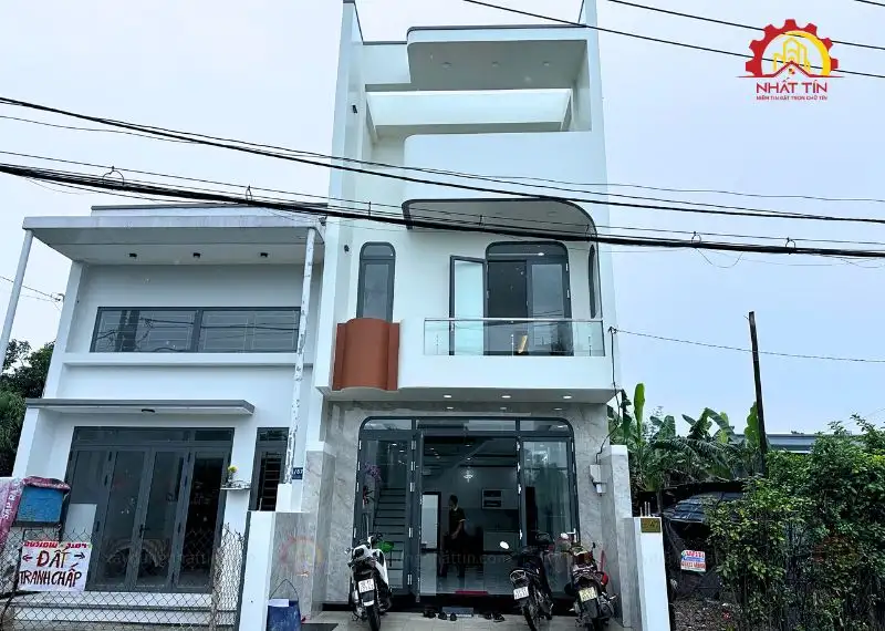 Kiểm tra và bàn giao nhà 3 tầng của anh Minh chị Hồng ở Hóc Môn Xây dựng Nhất Tín 1