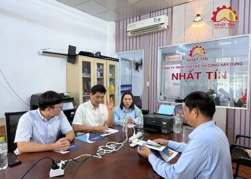 xây dựng nhất tín làm việc với đại diện công ty hàn quốc về gạch lát thấm nước chống ngập lụt 2