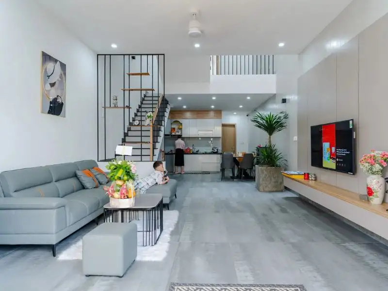 Nhà ngang 5m 2 tầng bố trí logia thông minh giúp ngôi nhà đón gió tối ưu Xây dựng Nhất Tín 1