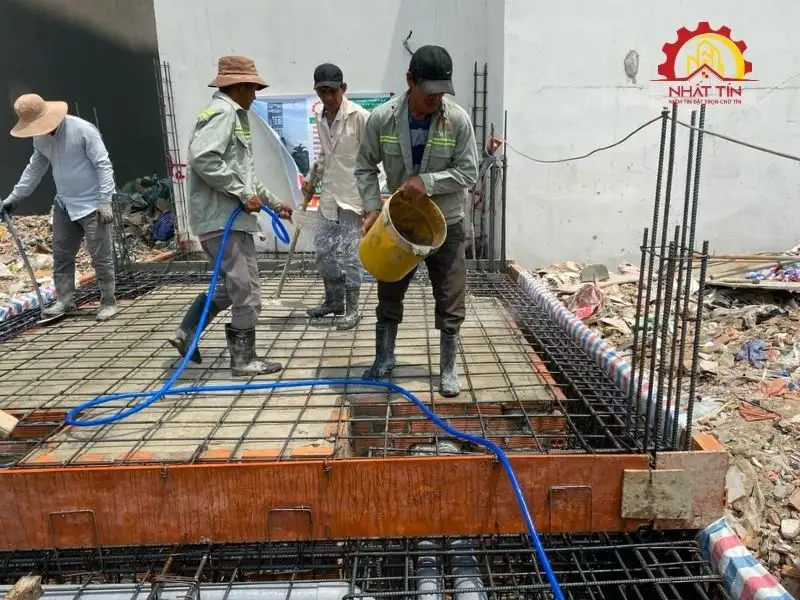 Thi công phần thô - Từng bước dựng xây kết cấu, để bản vẽ dần hiện diện trên công trình thực tế Xây dựng Nhất Tín 1