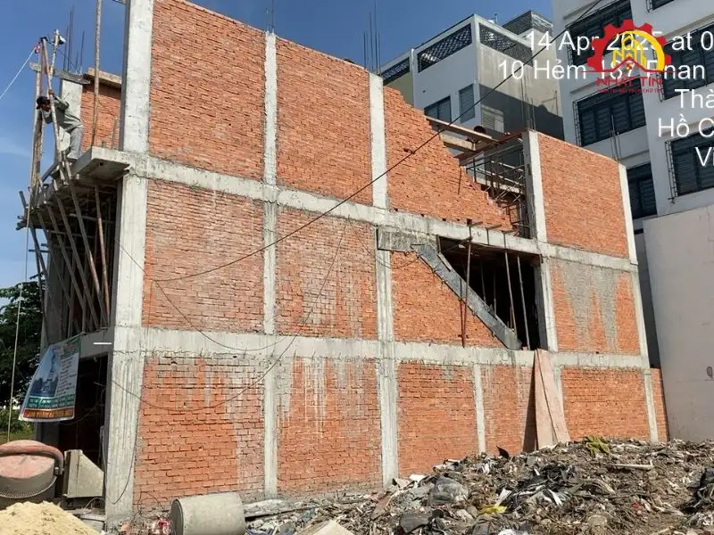 Thi công phần thô - Từng bước dựng xây kết cấu, để bản vẽ dần hiện diện trên công trình thực tế Xây dựng Nhất Tín 1